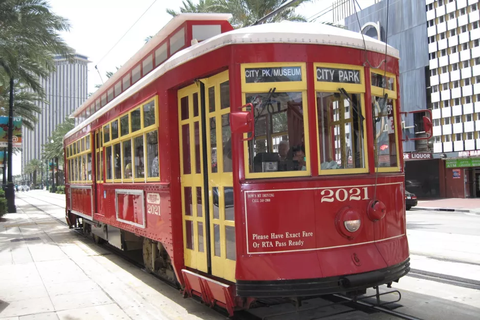 New Orleans Linie 48 Canal Streetcar mit Triebwagen 2021nah Canal / S Peters (2010)