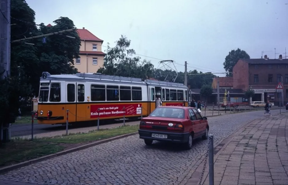 Nordhausen Straßenbahnlinie 2 mit Gelenkwagen 92 auf Grimmelallee (2000)