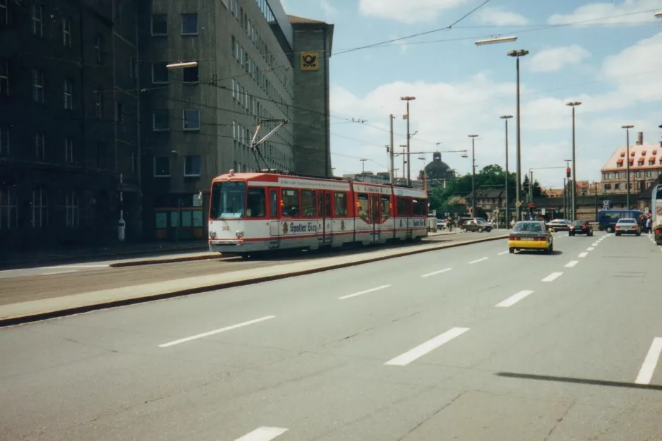 Nürnberg Straßenbahnlinie 5 mit Gelenkwagen 362 auf Bahnhofstraße (1996)