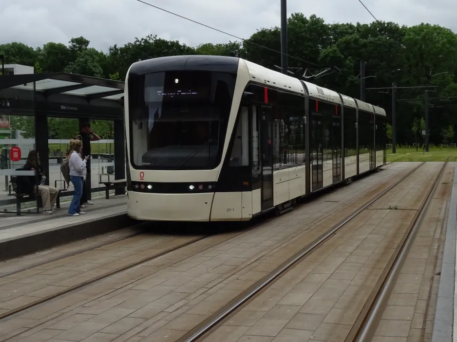 Odense Letbane mit Niederflurgelenkwagen 07 "Drømmen" am SDU (2024)