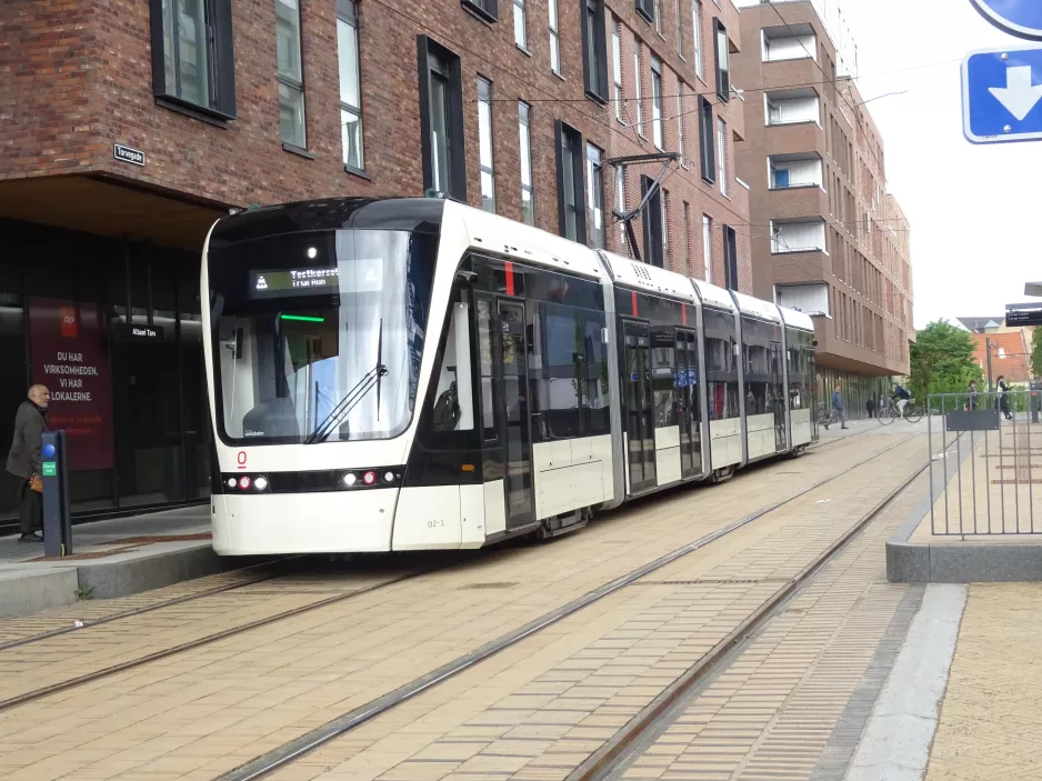 Odense Niederflurgelenkwagen 02 "Kompasset" am Albani Torv (2022)