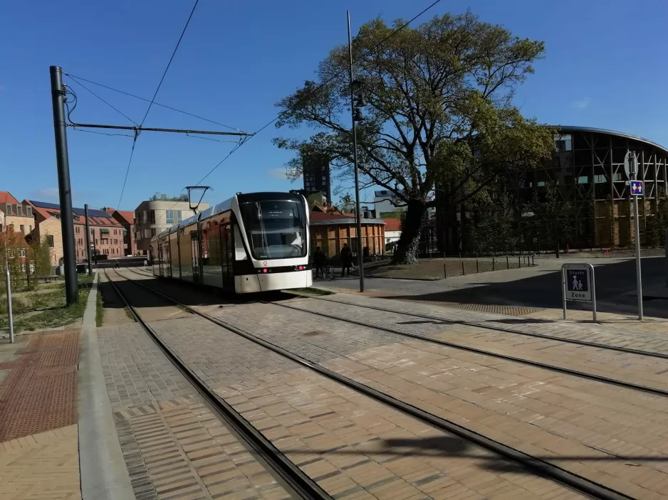 Odense Niederflurgelenkwagen 07 "Drømmen" nahe bei Albani Torv (2022)