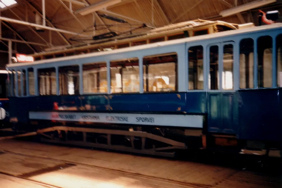 Oslo Triebwagen 307 innen Sagene Remise (1995)