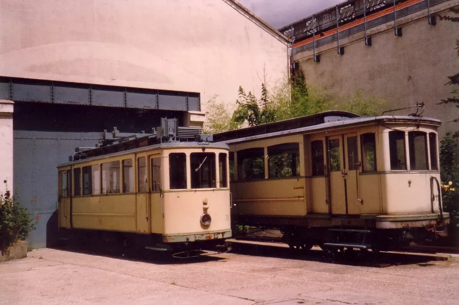 Paris Triebwagen 78 auf dem Eingangsplatz Association du Musée des Transports Urbains, Interurbains et Ruraux i Saint-Mandé (1988)