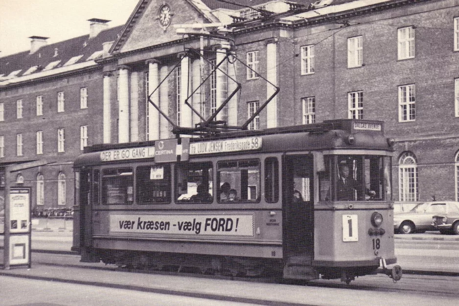 Postkarte: Aarhus Straßenbahnlinie 1 mit Triebwagen 18 am Aarhus H (1970)