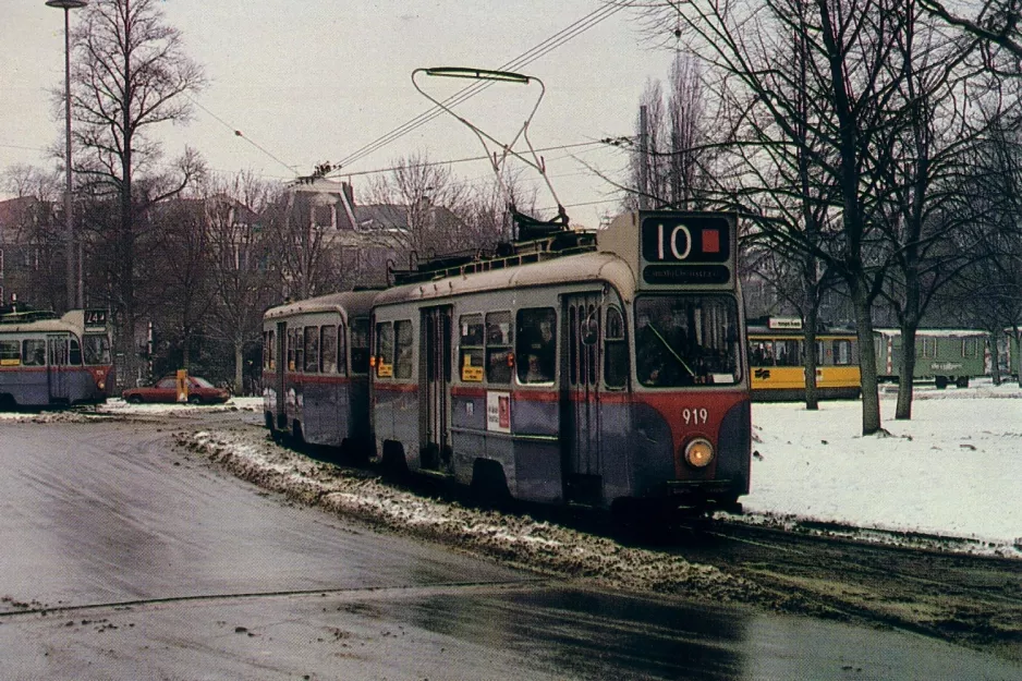 Postkarte: Amsterdam Straßenbahnlinie 10 mit Triebwagen 919 auf Wetering-circuit (1979)