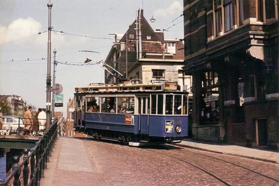 Postkarte: Amsterdam Zusätzliche Linie 11 mit Triebwagen 349 auf Zwanenburgwal (1955)