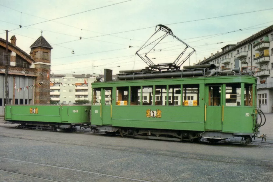 Postkarte: Basel Triebwagen 212 vor dem Depot Depot Wiesenplatz (1977)