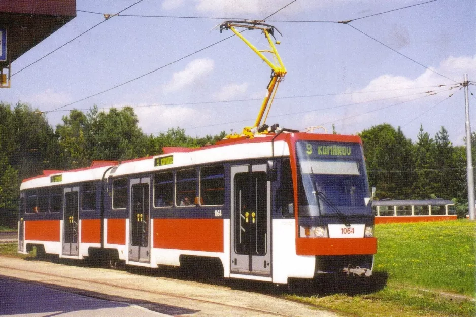 Postkarte: Brünn Straßenbahnlinie 9 mit Gelenkwagen 1064 am Lesná, Čertova rokle (1997)