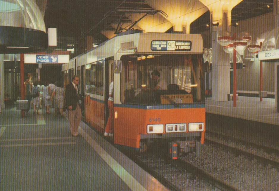Postkarte: Brüssel Regionallinie 90 mit Gelenkwagen 6140 am Beaux - Arts (1982)