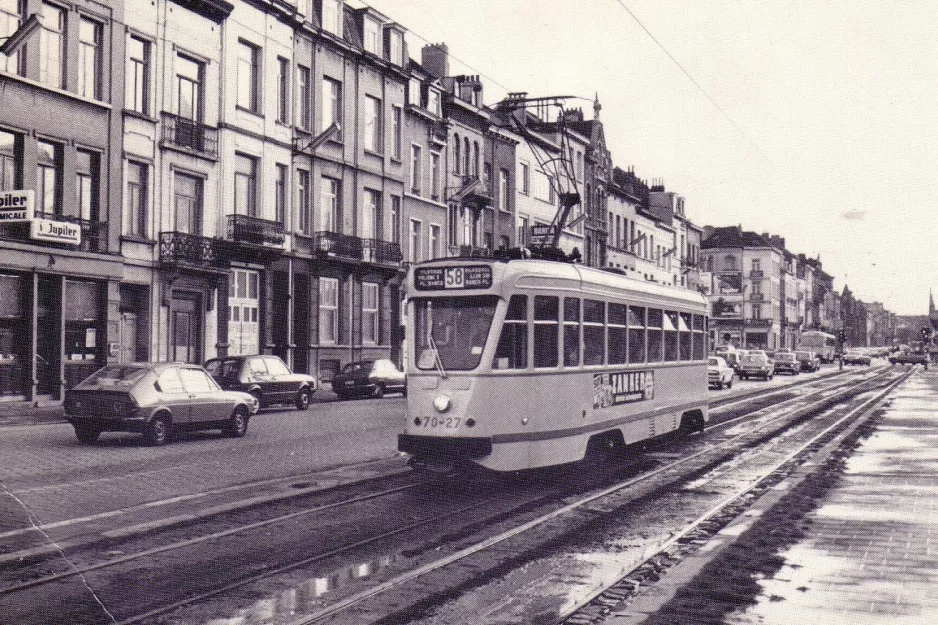 Postkarte: Brüssel Straßenbahnlinie 58 mit Triebwagen 7027 nahe bei Brussel Zuid/ Gare Midi (1981)