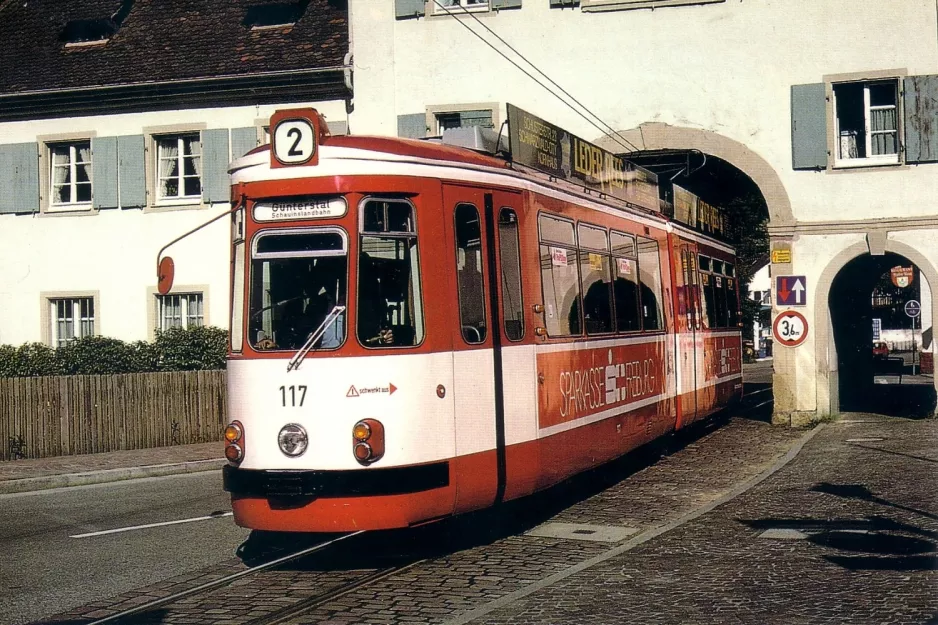 Postkarte: Freiburg im Breisgau Straßenbahnlinie 2 mit Gelenkwagen 117nah Klosterplatz (1988)