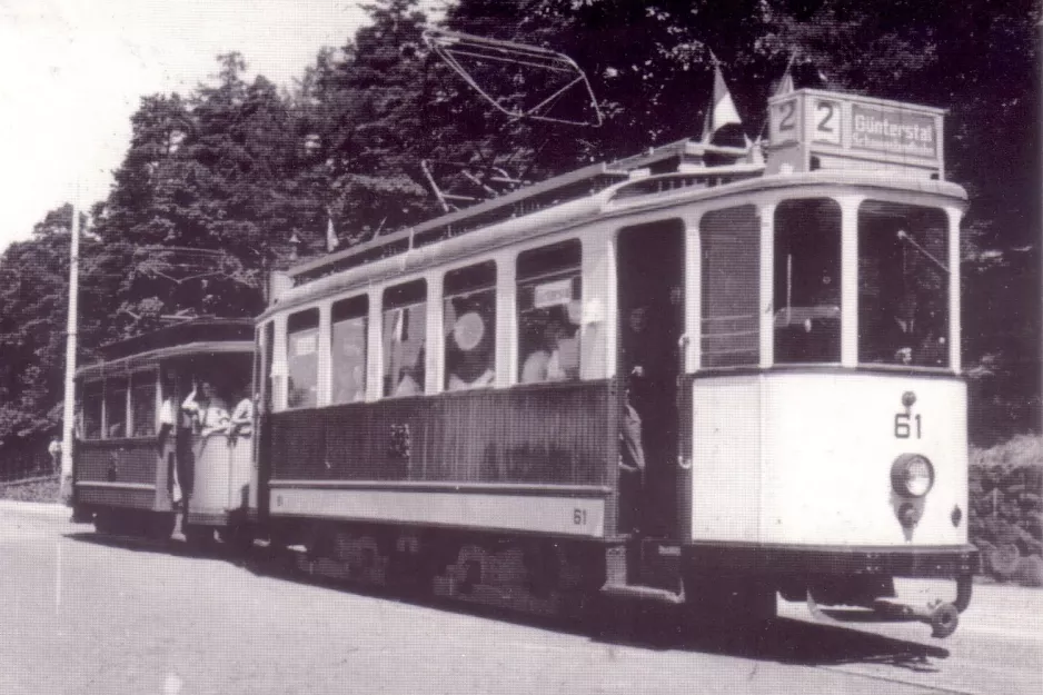 Postkarte: Freiburg im Breisgau Straßenbahnlinie 2 mit Triebwagen 61 am Holbeinstr. (1949)