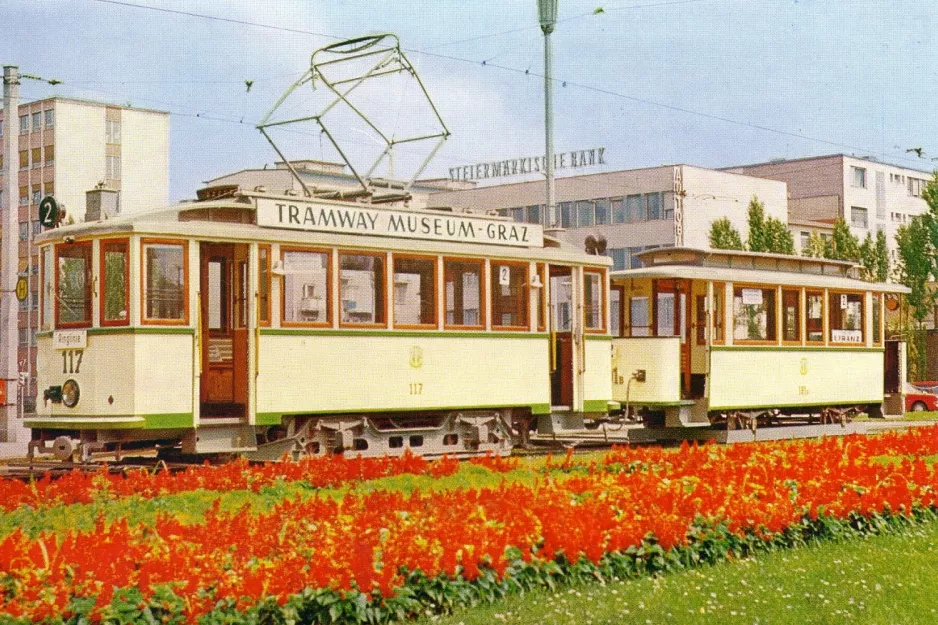 Postkarte: Graz Oldtimer-Straßenbahn mit Triebwagen 117 am Hauptbahnhof (Europaplatz) (2000)