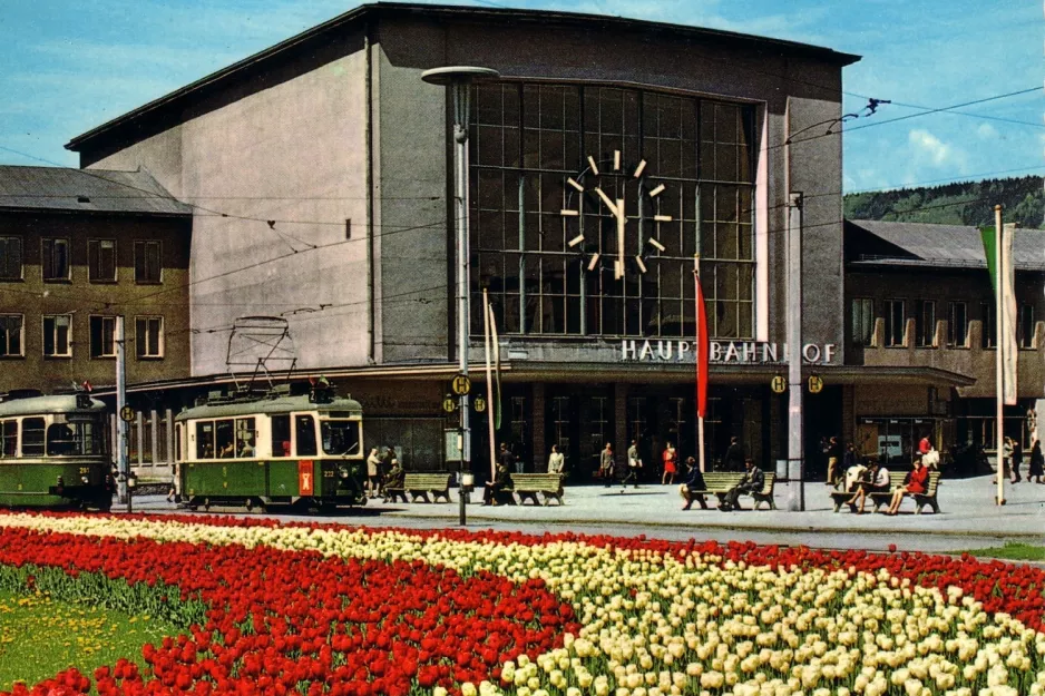 Postkarte: Graz Zusätzliche Linie 14 mit Gelenkwagen 281 am Hauptbahnhof (Europaplatz) (1968)