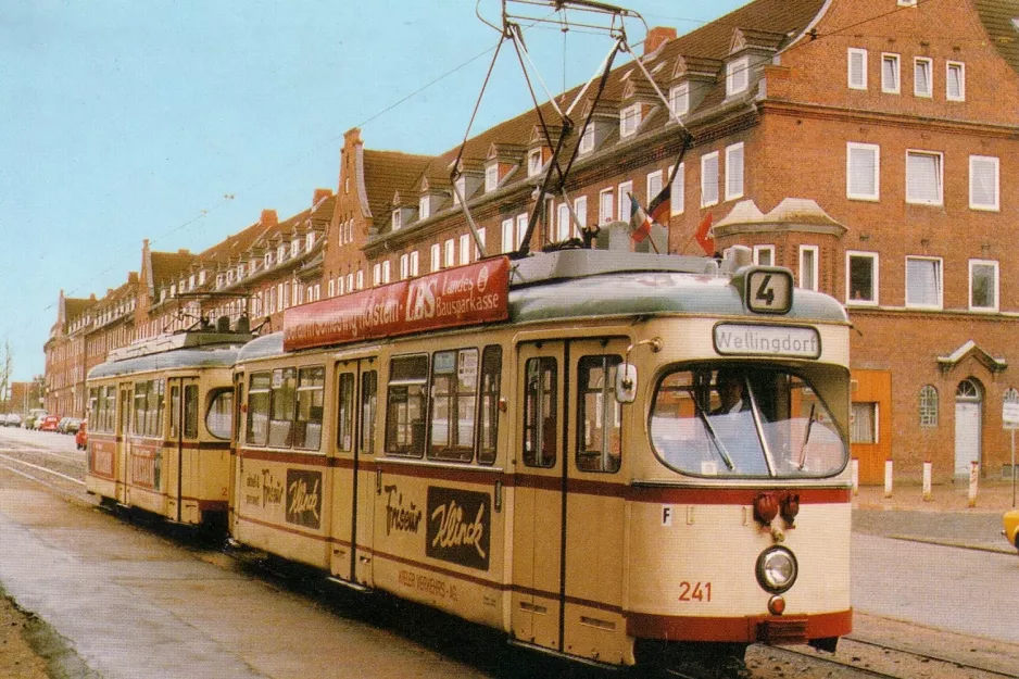 Postkarte: Kiel Straßenbahnlinie 4 mit Triebwagen 241 am Fähre Holtenau  (Schleusenstraße) (1984)