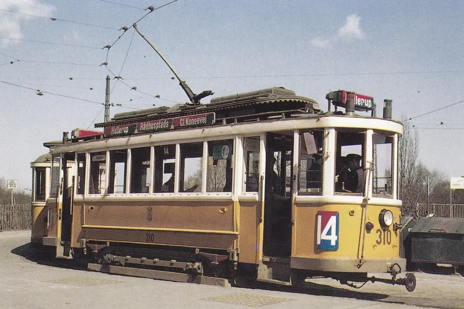 Postkarte: Kopenhagen Straßenbahnlinie 14 mit Triebwagen 310 am KB Hallen (1960)