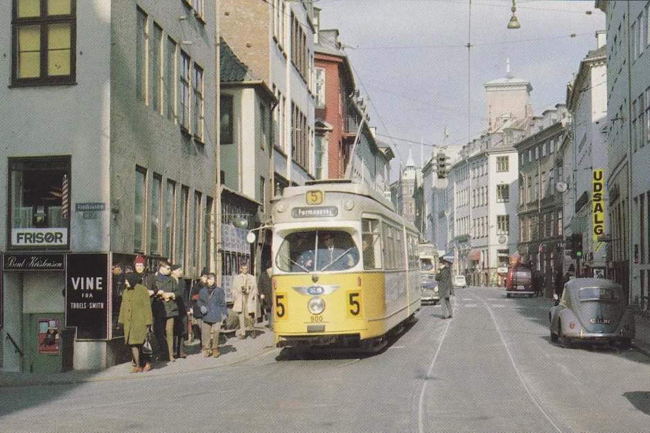 Postkarte: Kopenhagen Straßenbahnlinie 5 mit Gelenkwagen 900 auf Rådhusstræde (1968)