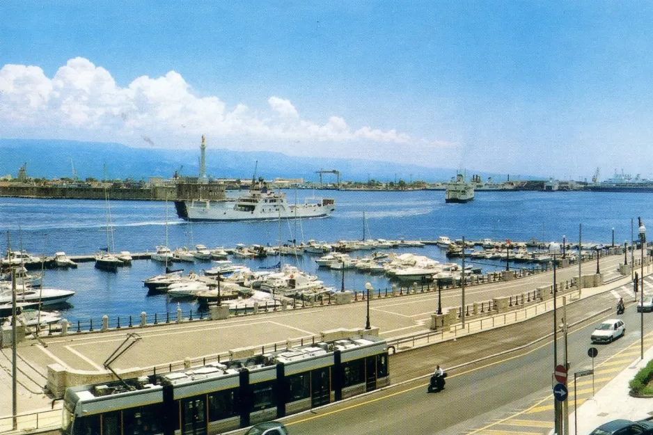 Postkarte: Messina Straßenbahnlinie 28 nah Fontana Nettuno e Porto (2003)