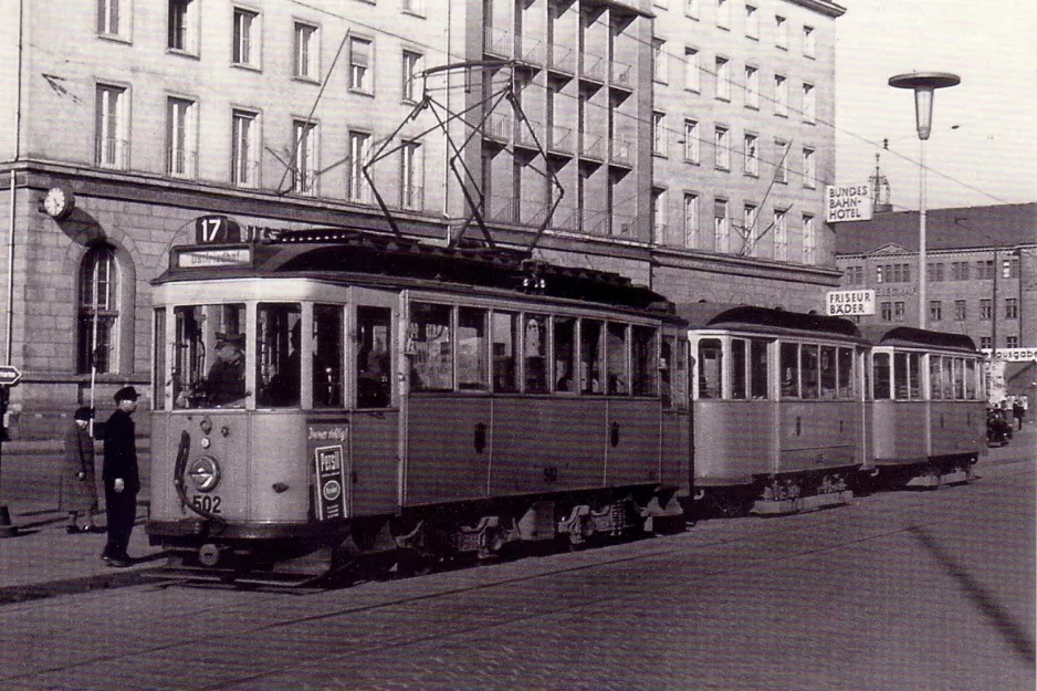 Postkarte: München Straßenbahnlinie 17 mit Triebwagen 502 am Hauptbahnhof (1953)