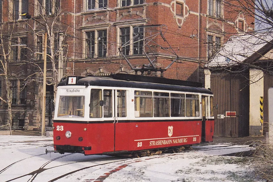 Postkarte: Naumburg (Saale) Triebwagen 23 vor dem Depot Naumburger Straßenbahn  (Heinrich-von-Stephan-Platz) (1995)