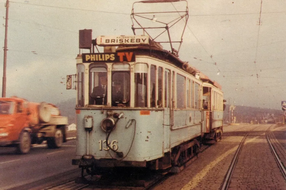 Postkarte: Oslo Straßenbahnlinie 19 mit Triebwagen 136 nahe bei Sinsen (1967)
