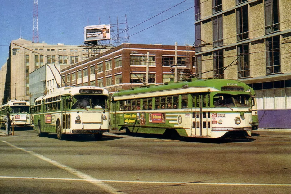 Postkarte: San Francisco E-Embarcadero Steetcar mit Triebwagen 1008nah Market & Sanchez (1969)