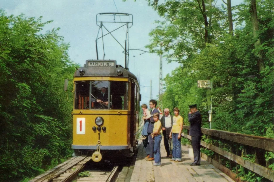 Postkarte: Skjoldenæsholm Meterspur mit Triebwagen 1 am Der Eingang (1978)