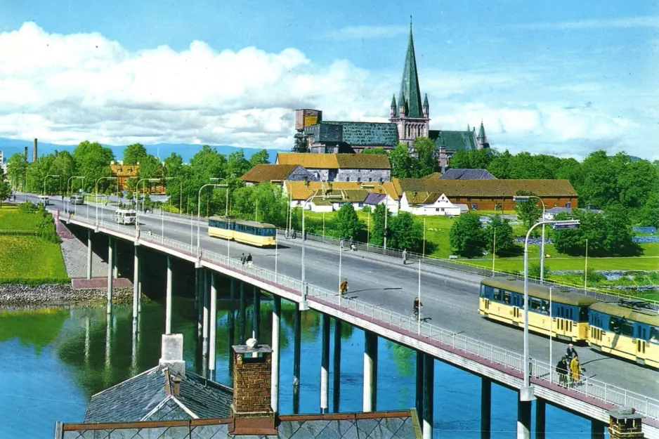 Postkarte: Trondheim Straßenbahnlinie 2 auf Elgeseter bru (1961)