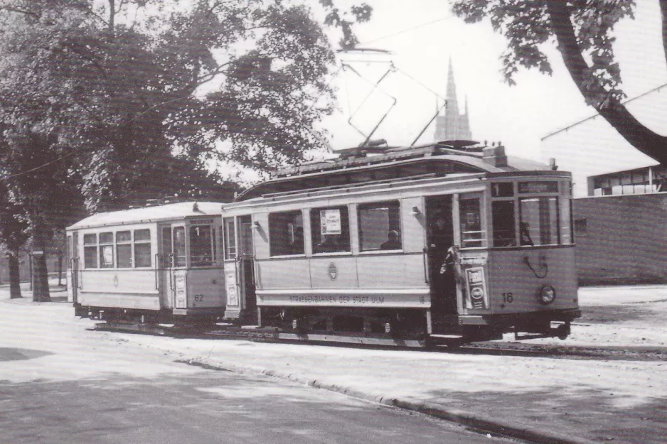 Postkarte: Ulm Straßenbahnlinie 1 mit Triebwagen 16 am Staufenring (1952)