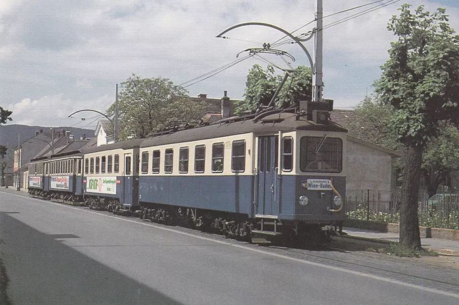 Postkarte: Wien Regionallinie 515 - Badner Bahn mit Triebwagen 23 nahe bei Leesdorf (1980)