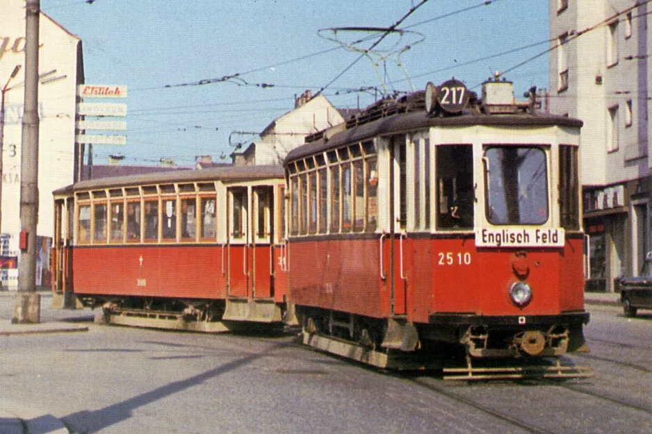 Postkarte: Wien Straßenbahnlinie 217 mit Triebwagen 2510 nahe bei Floridsdorf Bahnhof (1967)