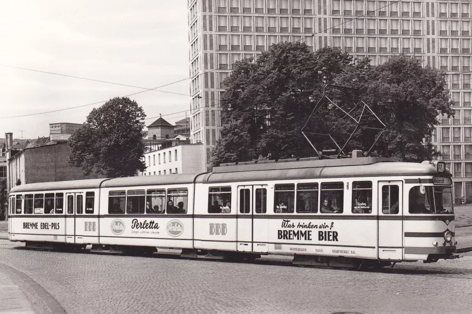 Postkarte: Wuppertal Straßenbahnlinie 611 mit Gelenkwagen 8008nah Wuppertal-Oberbarmen (1959)