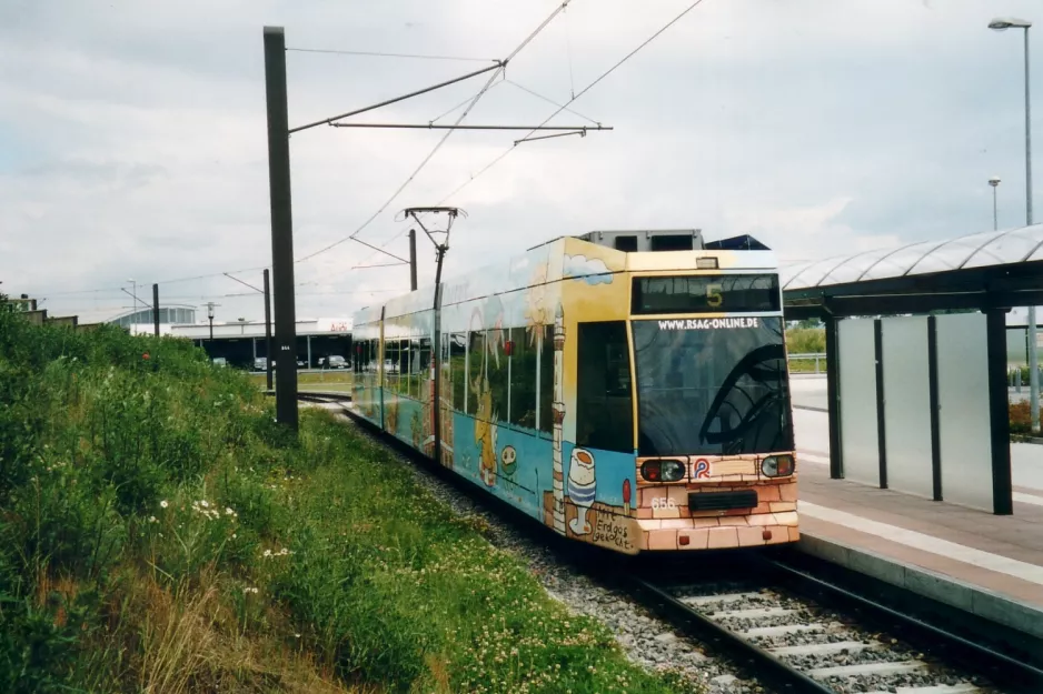 Rostock Straßenbahnlinie 5 mit Niederflurgelenkwagen 656 am Südblick (2004)