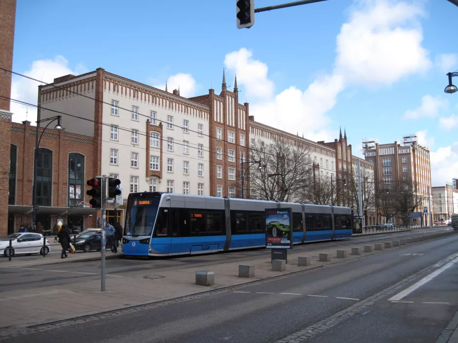 Rostock Zusätzliche Linie 2 mit Niederflurgelenkwagen 601 am Lange Str. (2015)