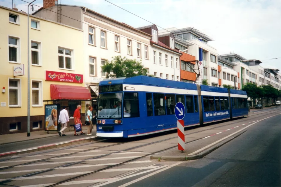 Rostock Zusätzliche Linie 4 mit Niederflurgelenkwagen 658 am Kabutzenhof (2001)