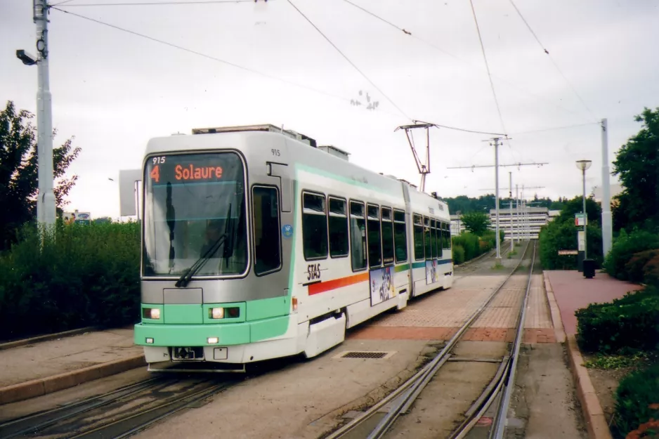 Saint-Étienne Straßenbahnlinie T1 mit Niederflurgelenkwagen 915 am Clinique de Parc (2007)