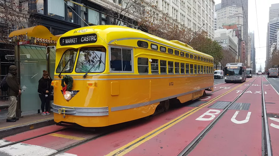 San Francisco F-Market & Wharves mit Triebwagen 1052 auf Market Street (2019)