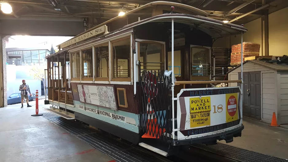 San Francisco Kabelstraßenbahn 18 auf Washington & Mason (2019)