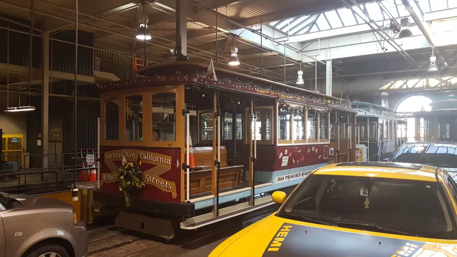 San Francisco Kabelstraßenbahn 49 innen Washington & Mason (2019)