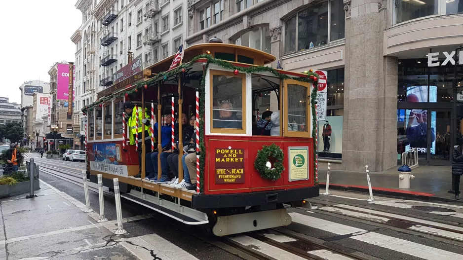 San Francisco Kabelstraßenbahn Powell-Hyde mit Kabelstraßenbahn 11 auf Market & 5th (2019)