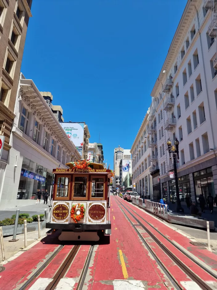 San Francisco Kabelstraßenbahn Powell-Hyde mit Kabelstraßenbahn 1nah Market & Powell (2023)