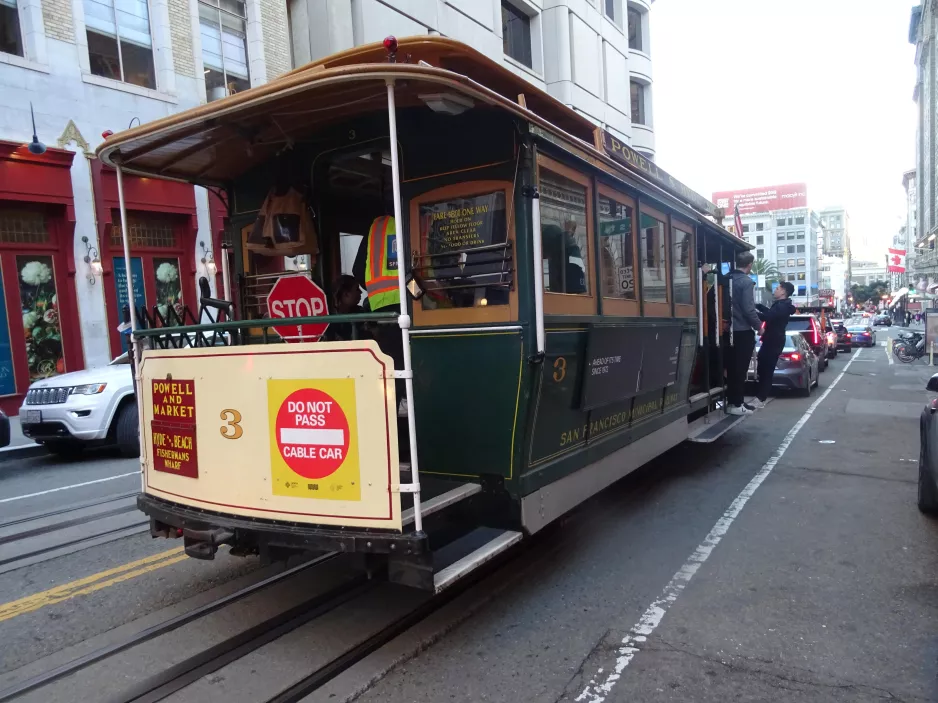 San Francisco Kabelstraßenbahn Powell-Hyde mit Kabelstraßenbahn 3 auf Market & 5th (2023)