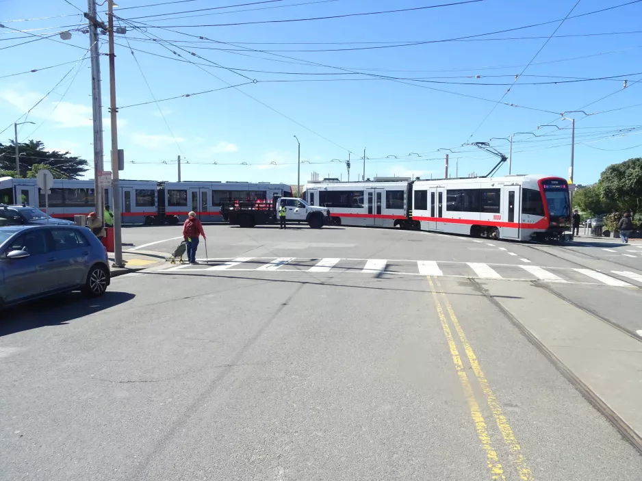 San Francisco Straßenbahnlinie N Judah mit Gelenkwagen 2014 nahe bei Ocean Beach (2023)