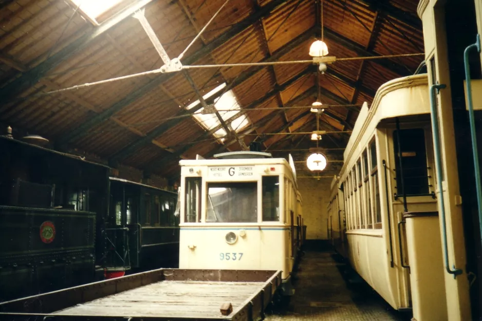 Schepdaal Triebwagen 9537 im Straßenbahndepot (2002)