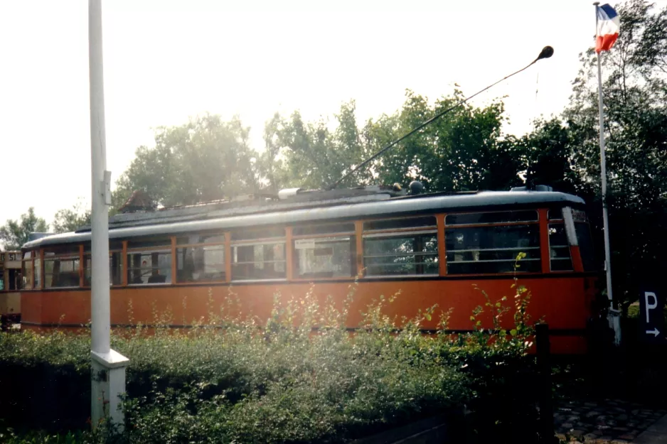 Schönberger Strand Fahrschulwagen 3999 vor Museumsbahnen (1994)