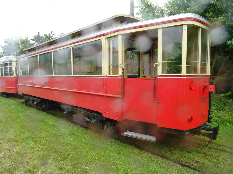 Schönberger Strand Museumslinie mit Beiwagen 1306 im Museumsbahnen (2019)