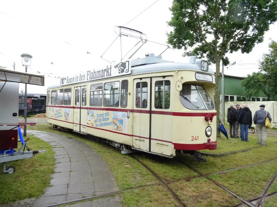 Schönberger Strand Triebwagen 241 vor Museumsbahnen (2019)