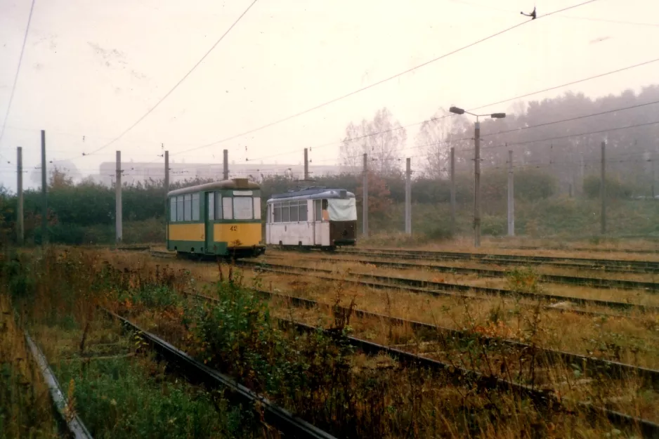 Schwerin Beiwagen 42 auf der Seitenbahn bei Klement-Gottwald Werk (Kliniken) (1987)