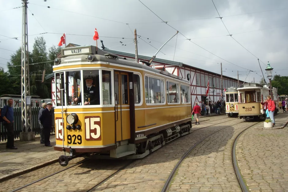 Skjoldenæsholm Normalspur mit Triebwagen 929 am Valby Gamle Remise (2013)